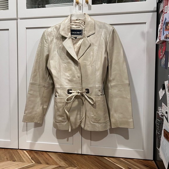 Saguaro leather suit ivory pearl color size M jacket size 8 skirt - Picture 4 of 15